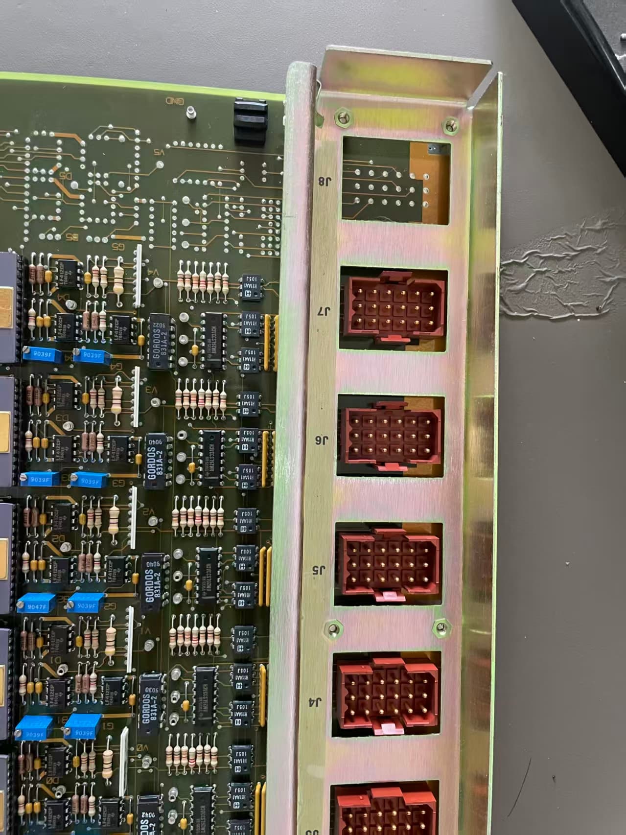 Cincinnati Milacron 3-533-046 connector J7 J8 side view