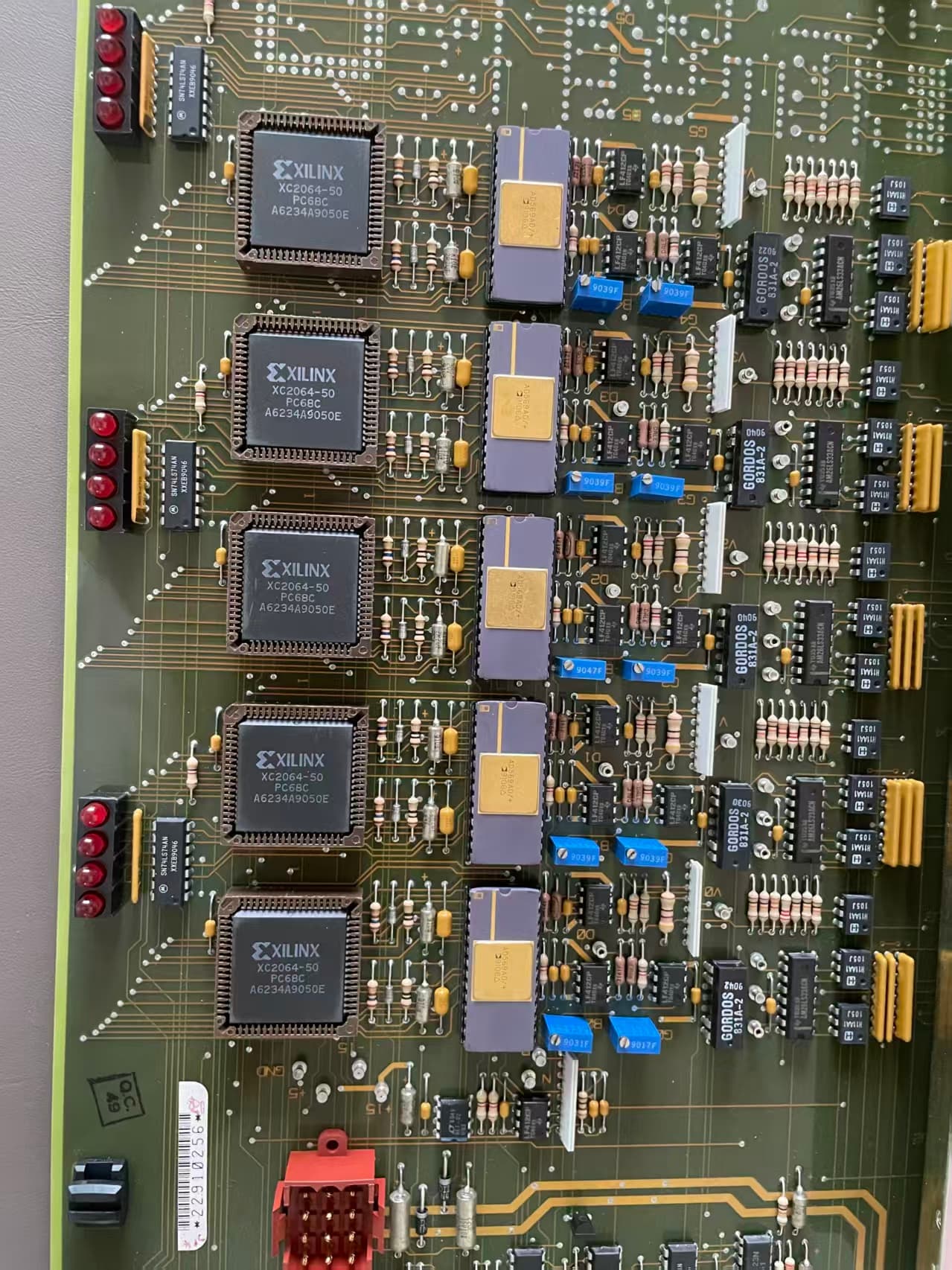 Cincinnati Milacron 3-533-046 board Xilinx chip detail